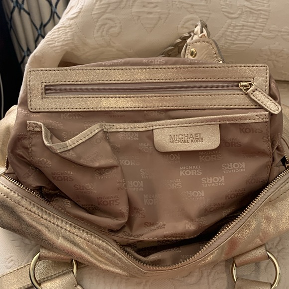 EUC Michael Kors, Soft Woodside, Pale Gold Satchel - Picture 14 of 15